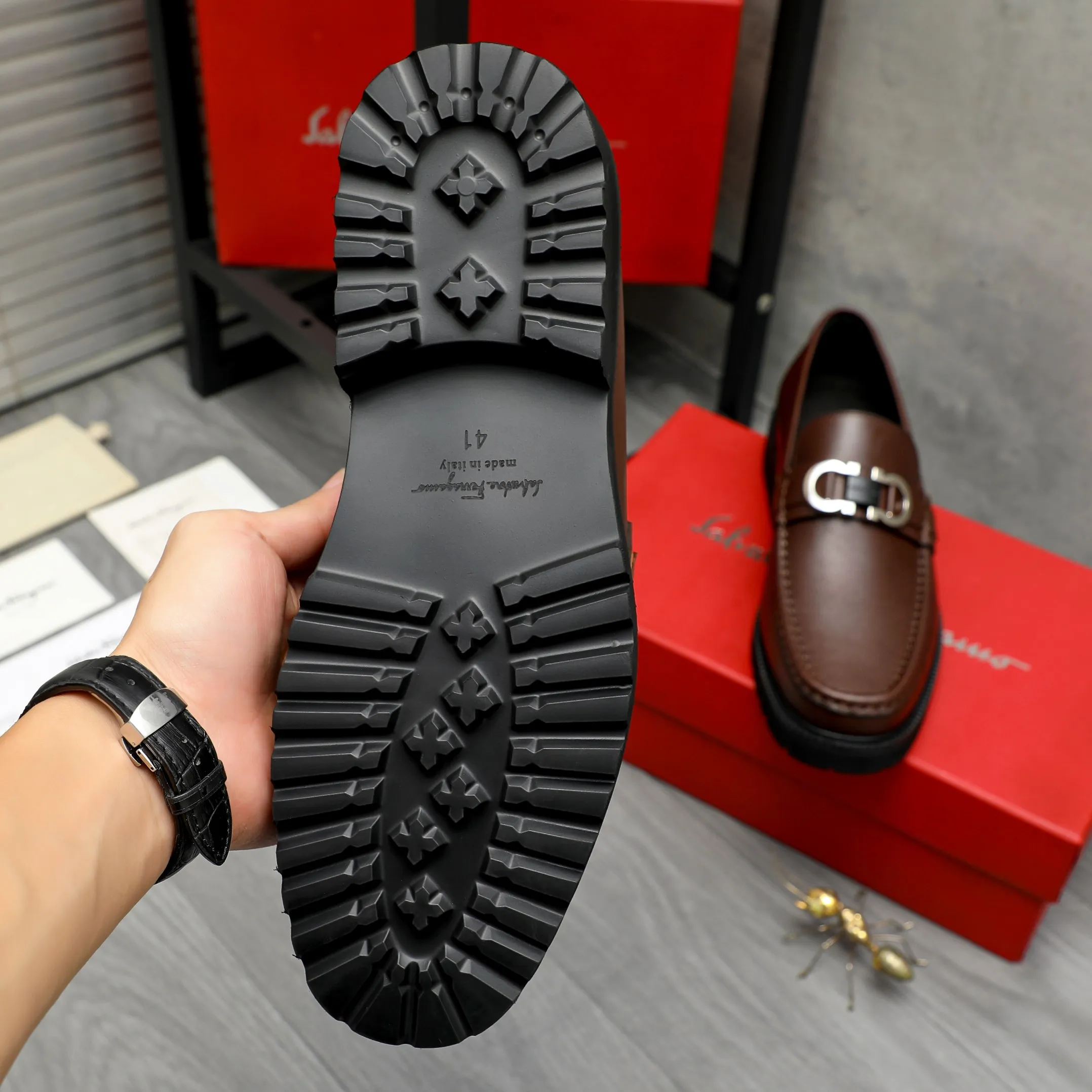 Men's shoes 💰540 Product trademark: Ferragamo "Ferragamo" business slip-on leather shoes Regular size: 38-44 (45.46 custom-made, non-refundable) Product materials: Selected high-quality cowhide upper, cowhide lining, original outsole